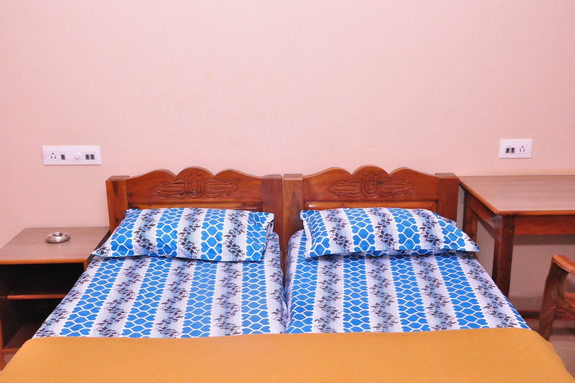 Blue 3* Anjuna