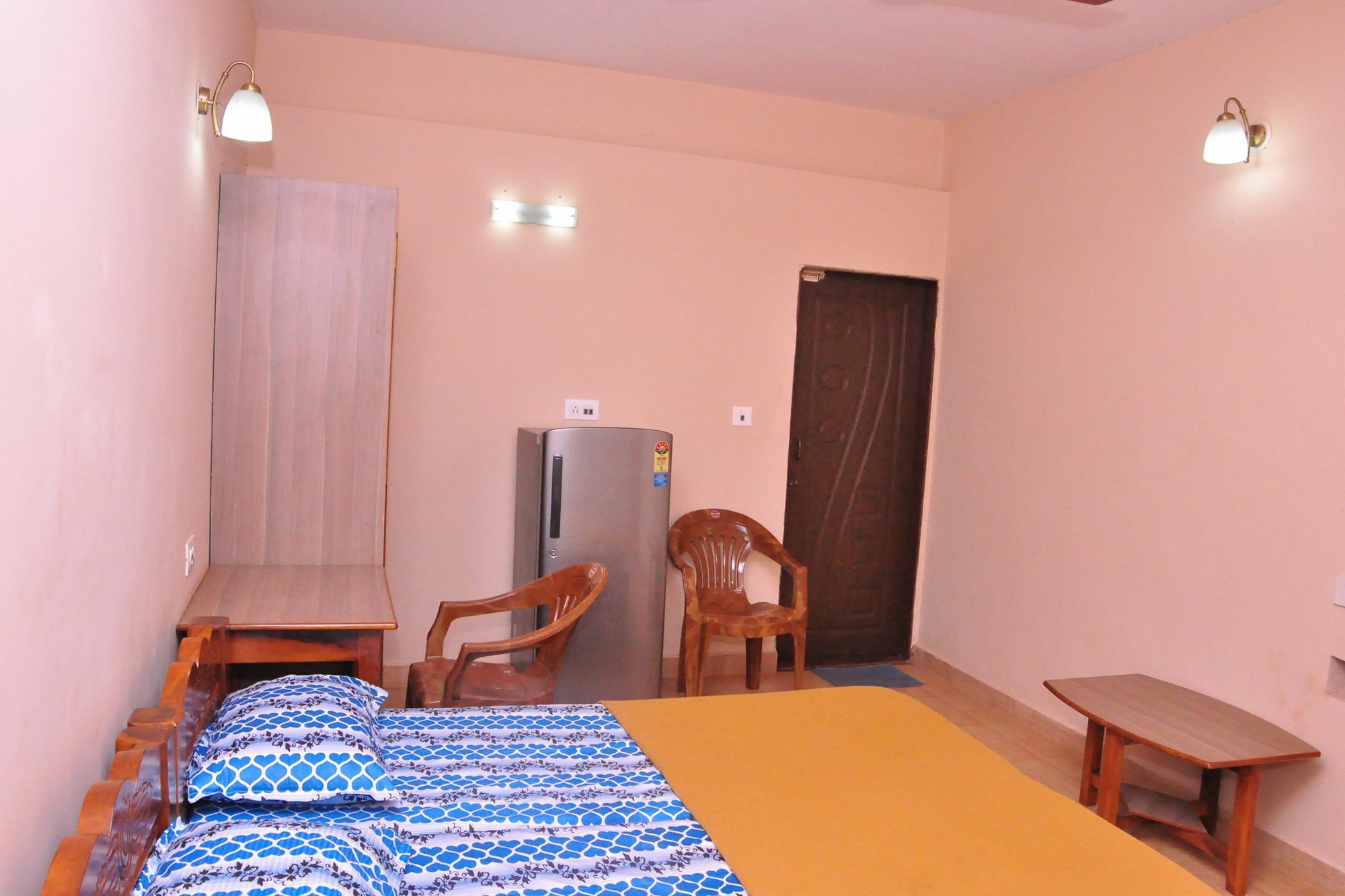 Blue 3* Anjuna